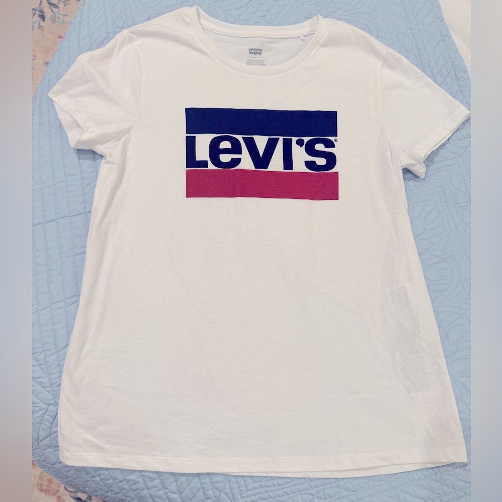 Levi's White T-Shirt with Logo